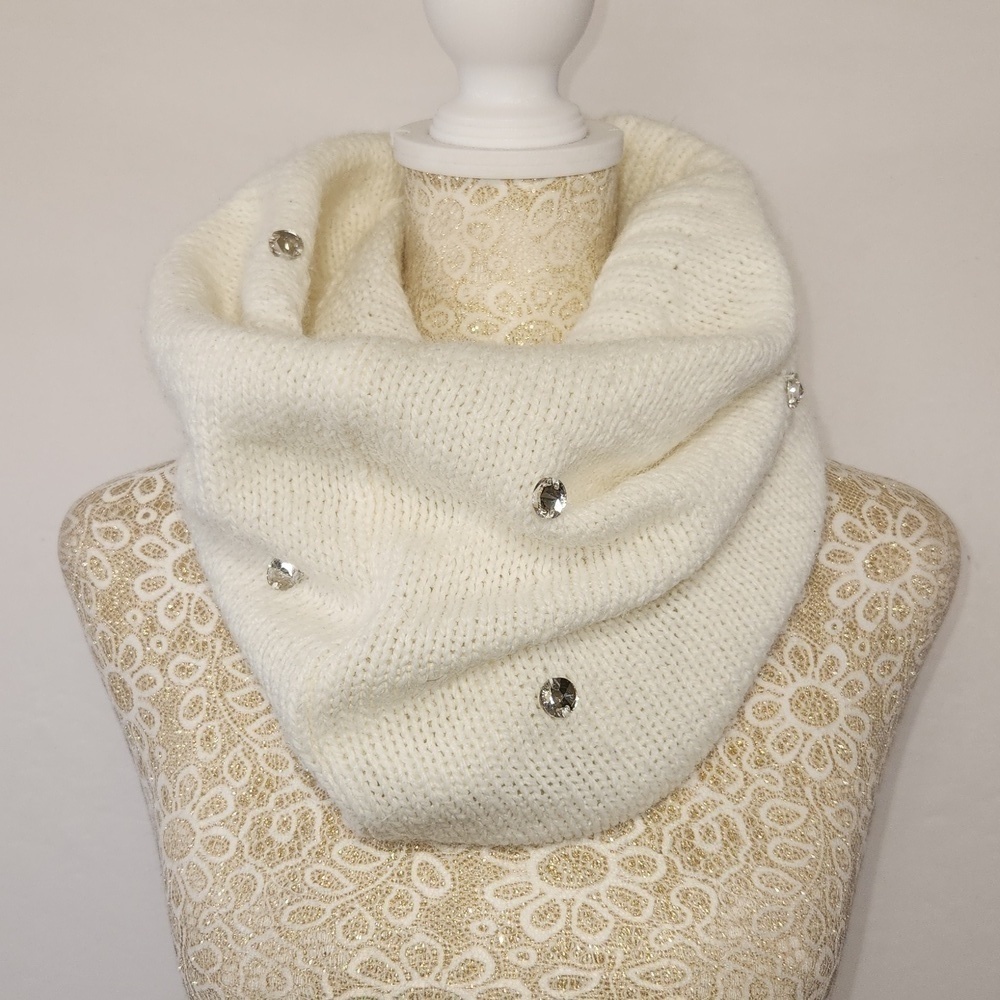 Victoria's Secret Cream Rhinestone Jeweled Muffler Infinity Knot Scarf OS